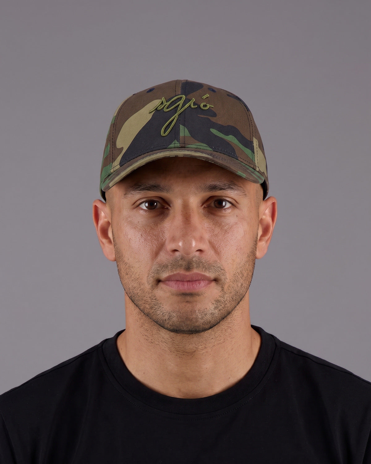 Casquette camouflage Sgiò portée, broderie kaki, homme, studio